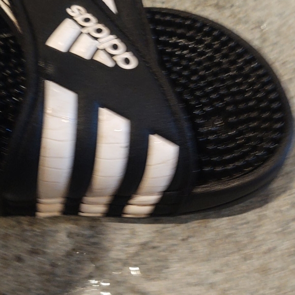 Girls size 1 Adidas slip on slides - Picture 5 of 5
